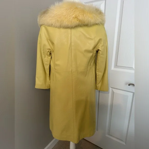 Vintage Yellow Leather Coat with Fur Collar - Picture 4 of 16